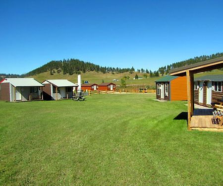 Suzies Camp Hotel Sturgis Exterior photo